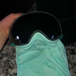 Women’s anon ski goggles and magnetic mask